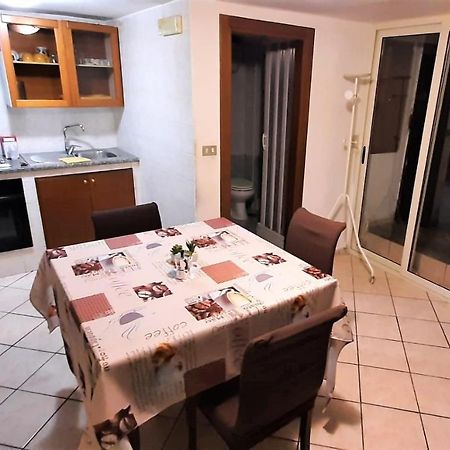 O' Vascio Apartment Napoli Bagian luar foto