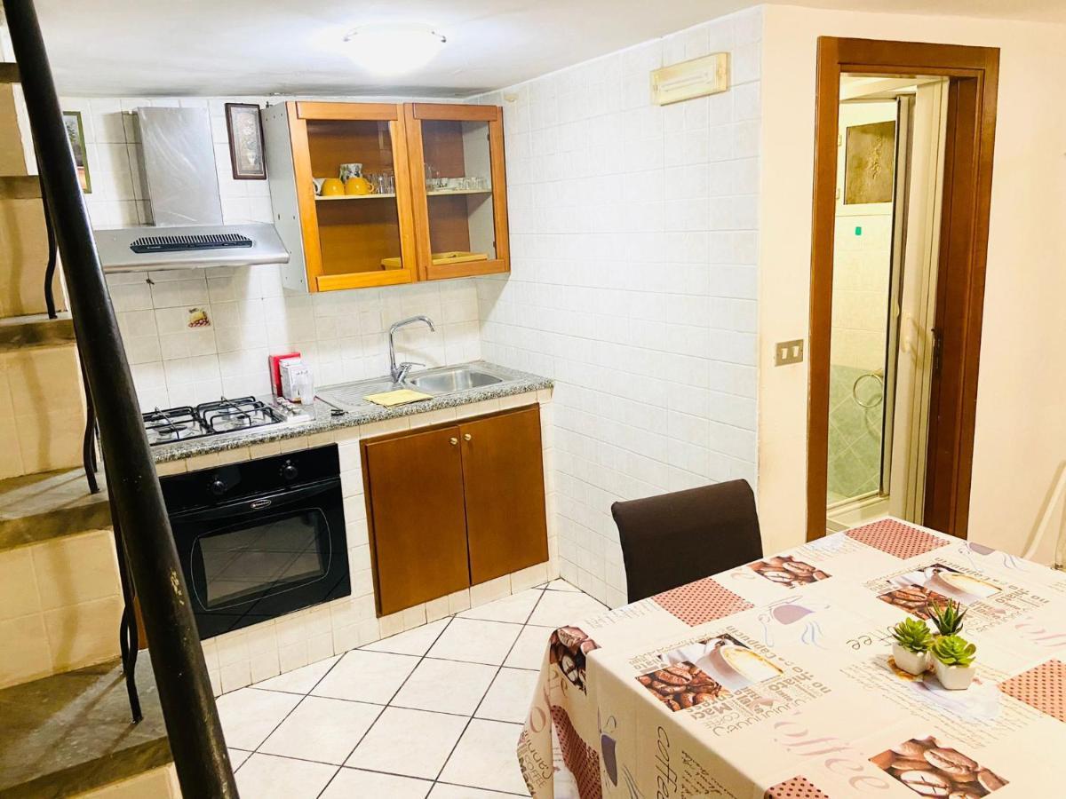 O' Vascio Apartment Napoli Bagian luar foto