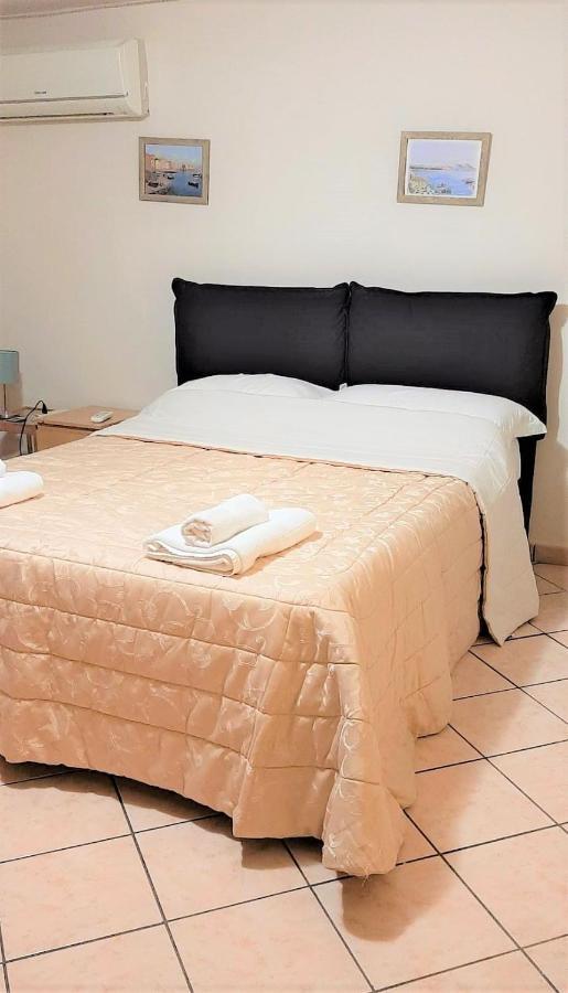 O' Vascio Apartment Napoli Bagian luar foto