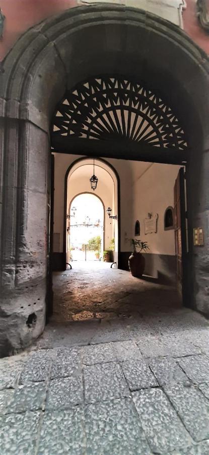 O' Vascio Apartment Napoli Bagian luar foto